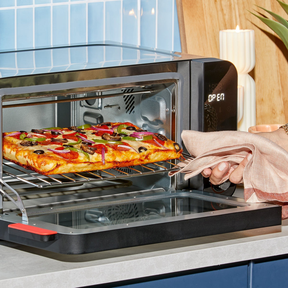 Instant Pot® 6-Slice InstantHeatTM Air Fryer Toaster Oven